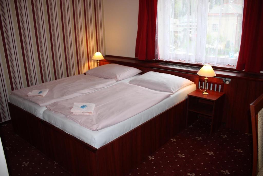 Hotel Hynek Náchod Zewnętrze zdjęcie